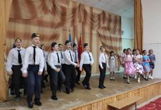 4 «А» класс исполняет песню «Пилоты»